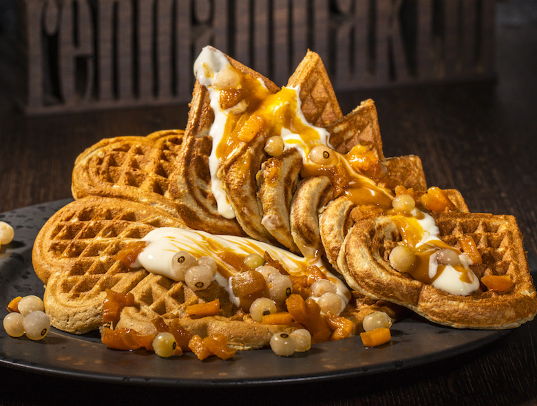 Waffeln mit Aprikosensauce und Sojajoghurt (vegan) - Würzmeister